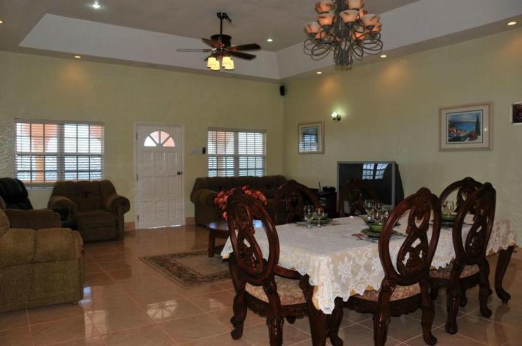 Sea View Heights Villa Монтего Бей Екстериор снимка
